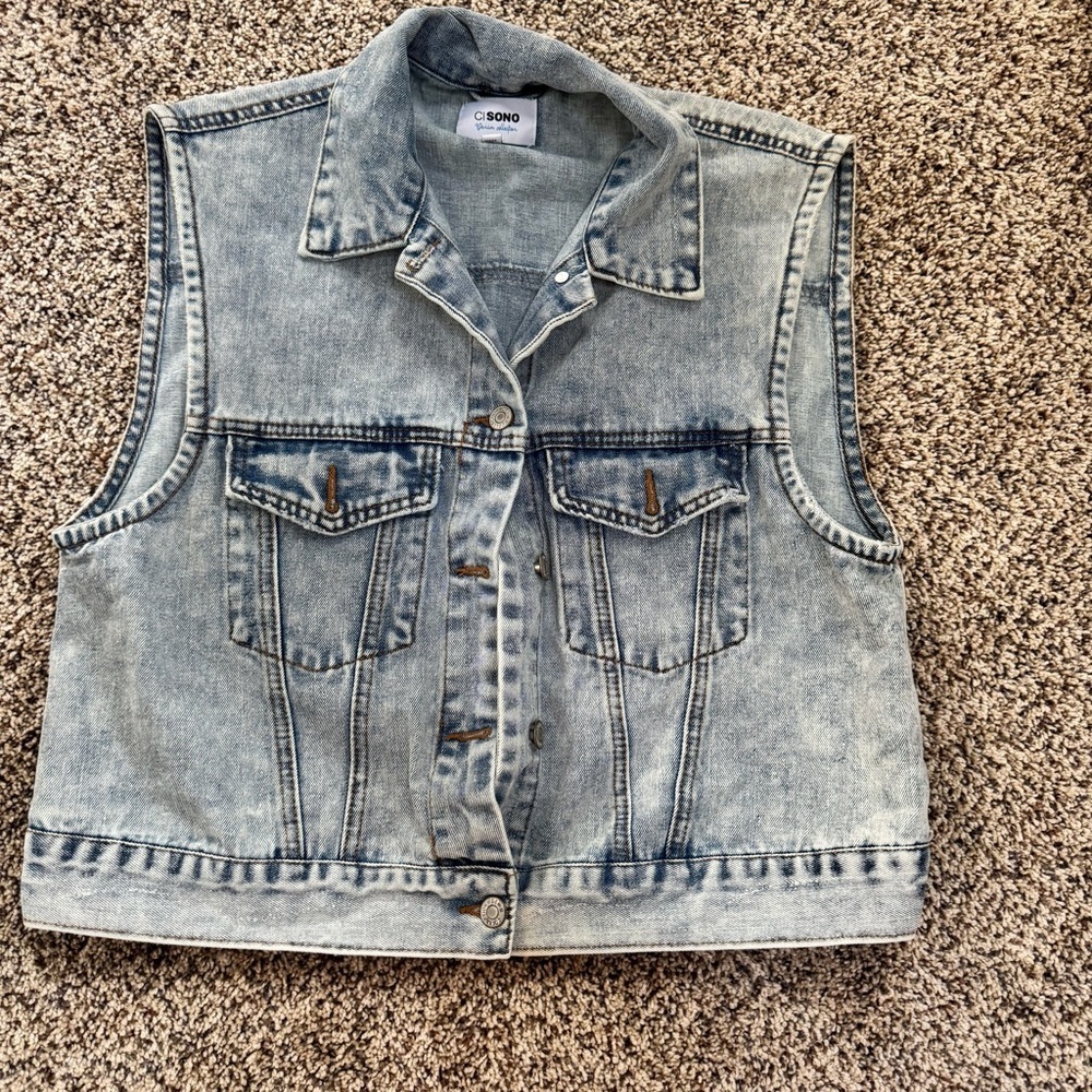 C I Sono Light Wash Sleeveless Denim Vest - Size Medium